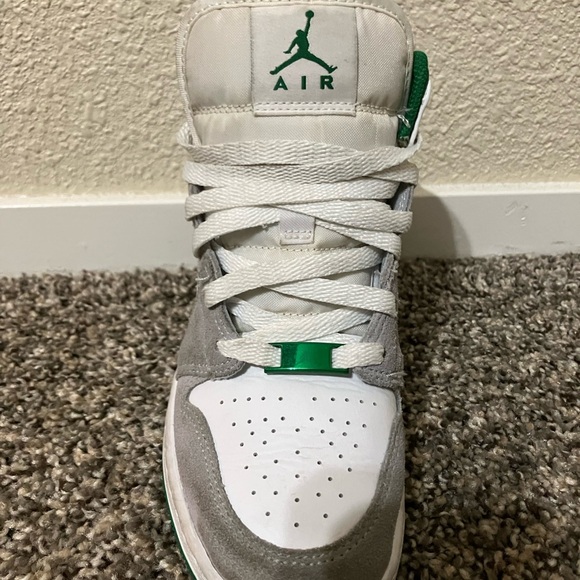 Air Jordan 1s pinecones limited addition - Picture 2 of 4